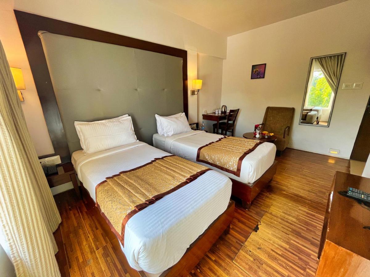 Hotel Clarks Collection Бхавнагар Екстериор снимка