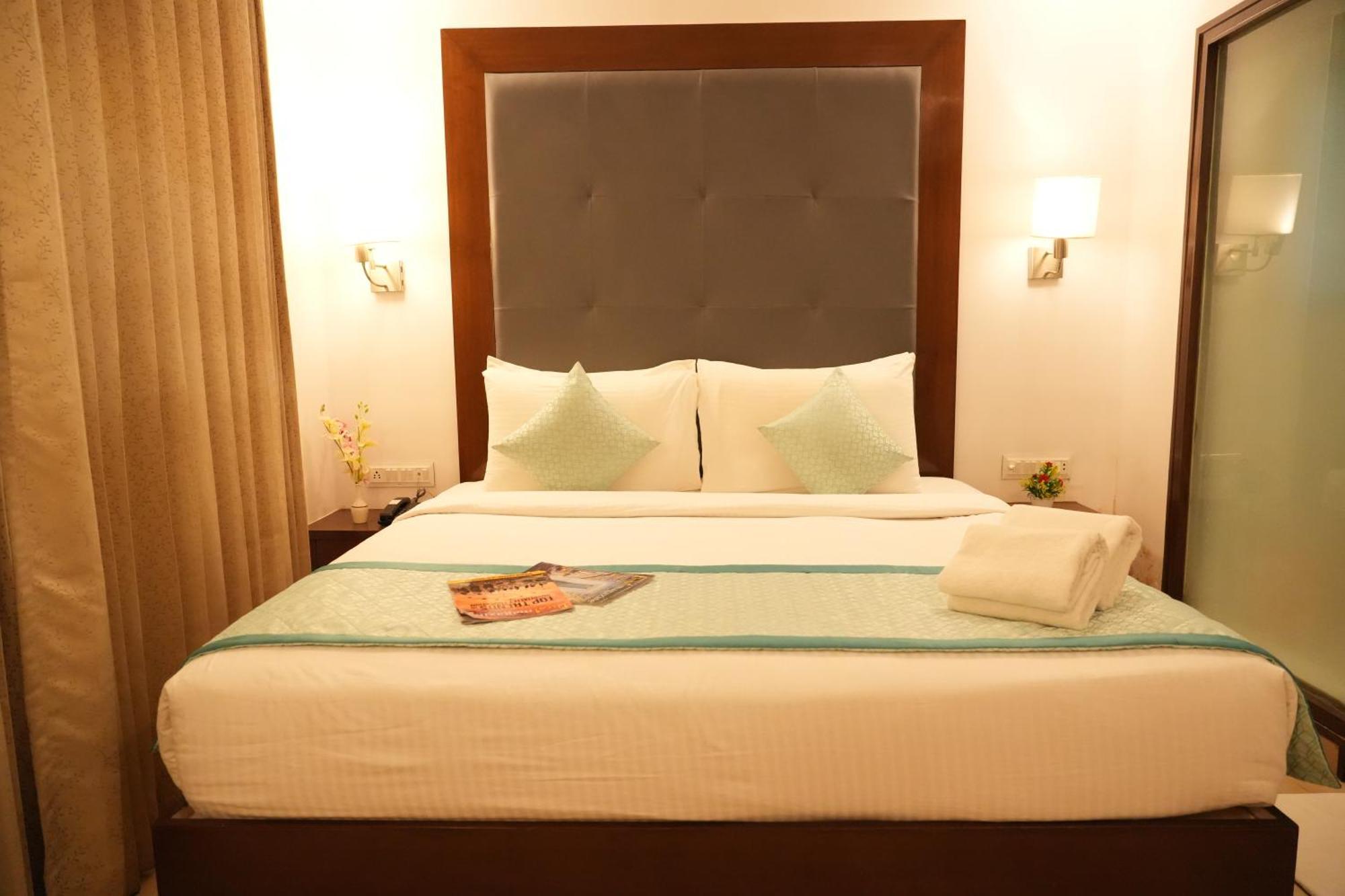 Hotel Clarks Collection Бхавнагар Екстериор снимка
