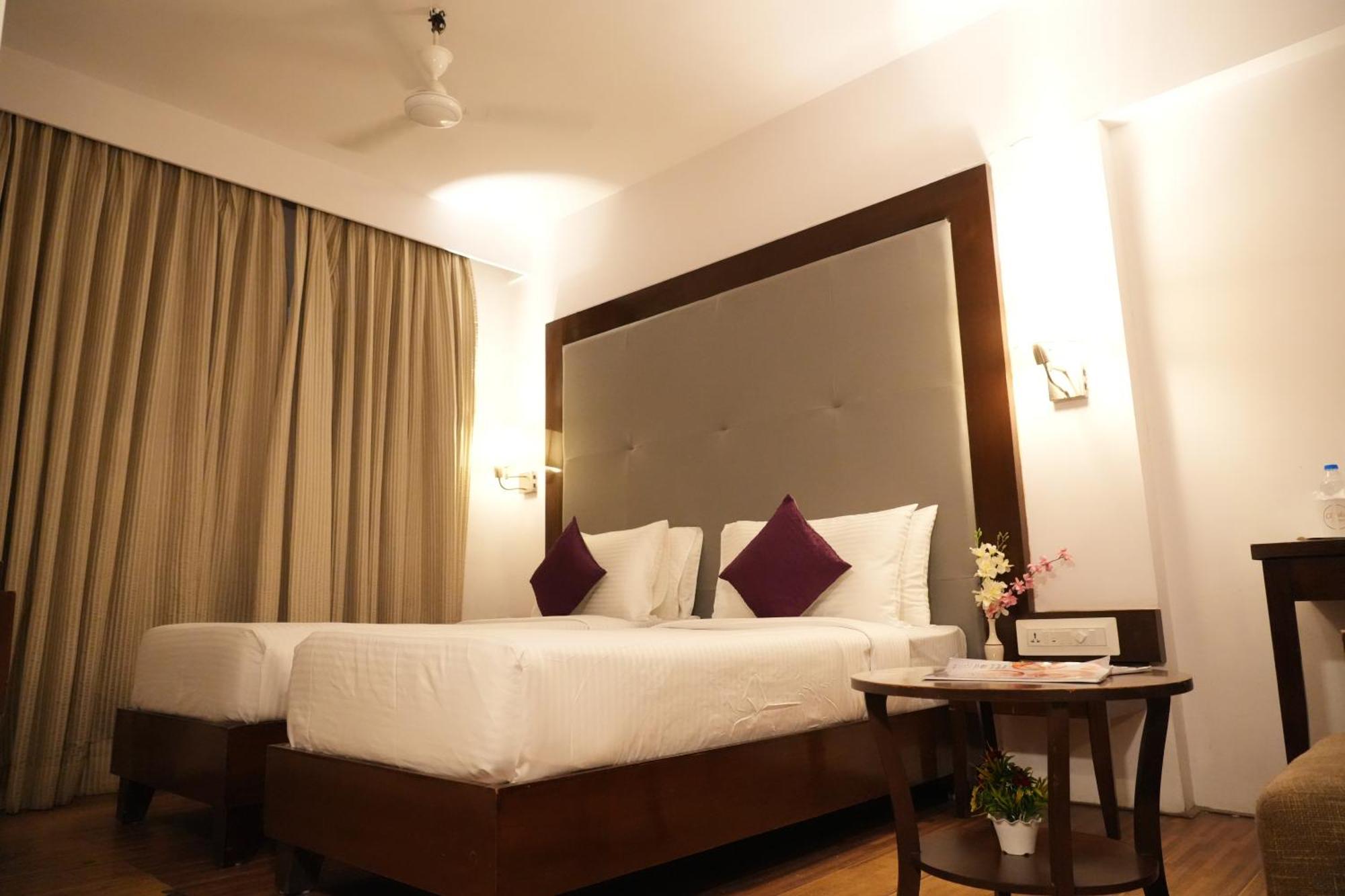 Hotel Clarks Collection Бхавнагар Екстериор снимка