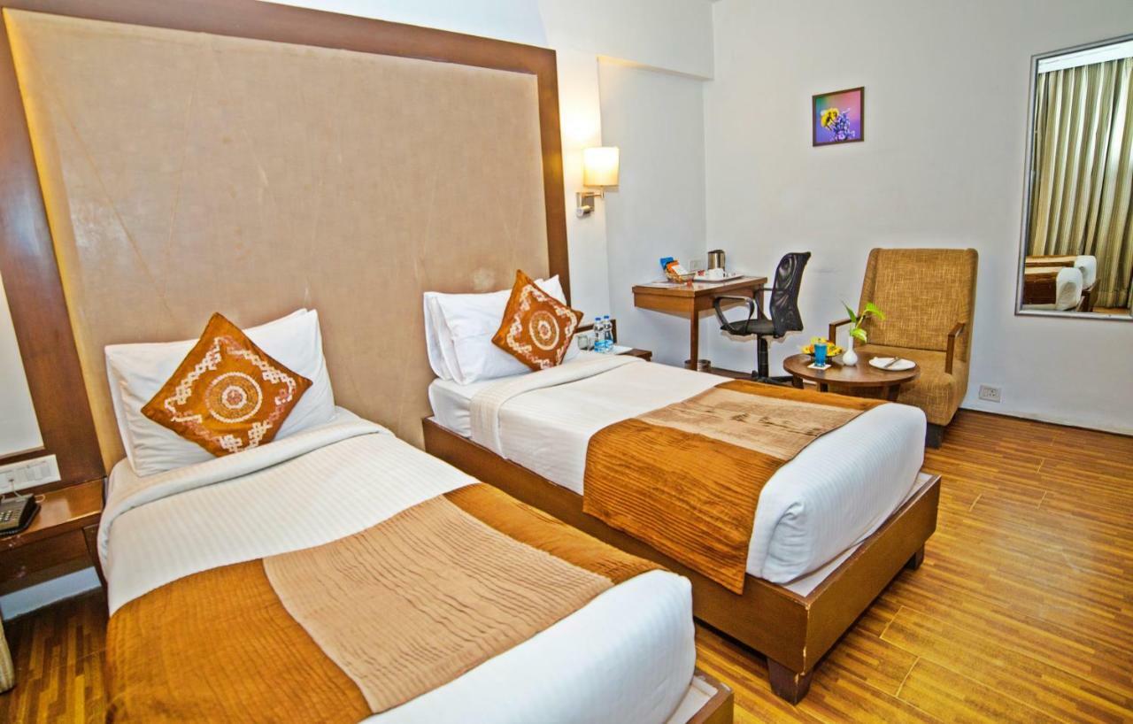Hotel Clarks Collection Бхавнагар Екстериор снимка